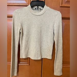 1.State Sweater Size XS